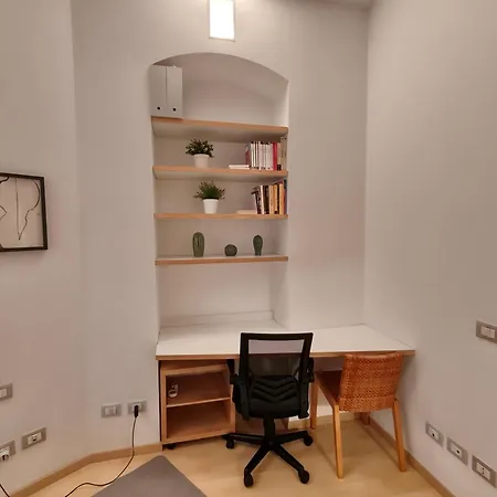 Center In Shopping And Living Area With Ac, Wifi, Steps From M1 And Airport And Fiera Link Apartment Milan
